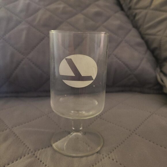 Eastern Airlines Vintage 1980's First Class Wine Glass - Picture 2 of 6